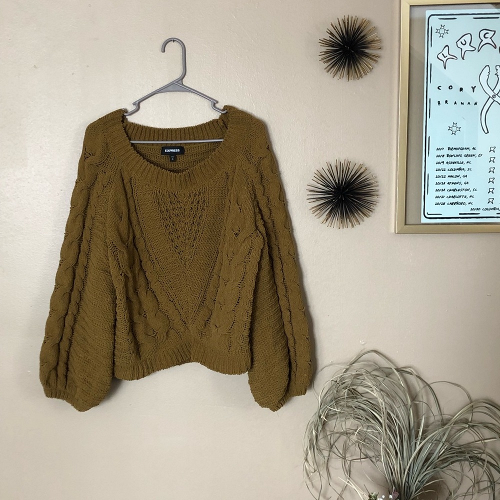 Balloon sleeve sweater
